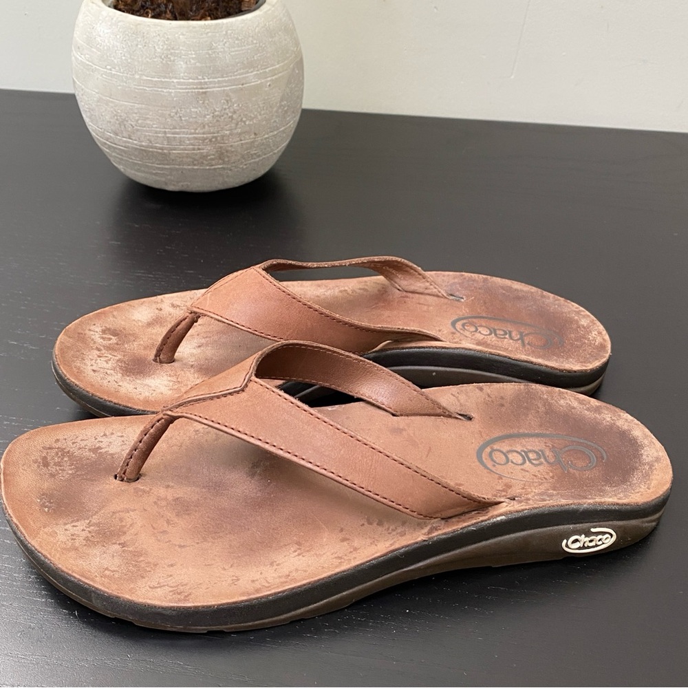 Chaco Tan Leather Thong Flip Flop Sandals Women’s Size 10